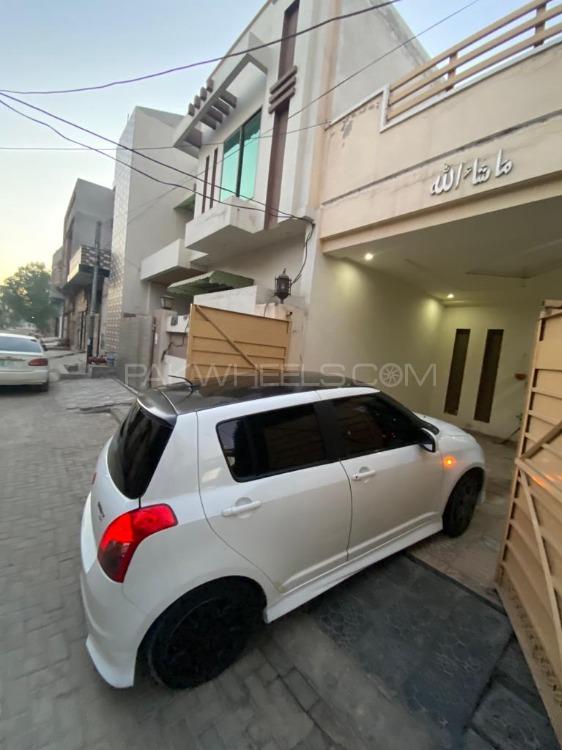 Suzuki Swift - 2011  Image-1