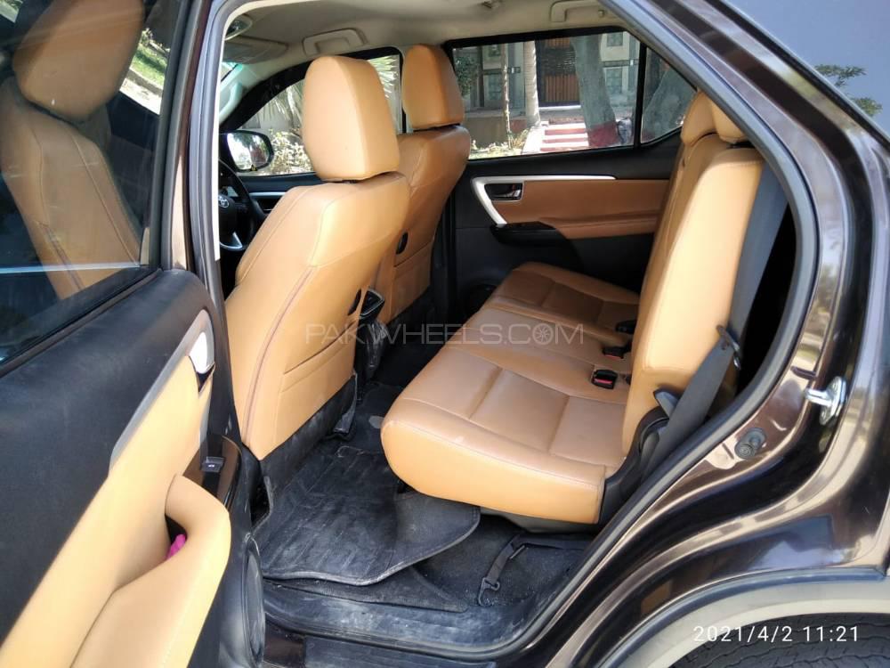Toyota Fortuner 2018 for Sale in Lahore Toyota Fortuner 2018 for Sale in Lahore Image-9