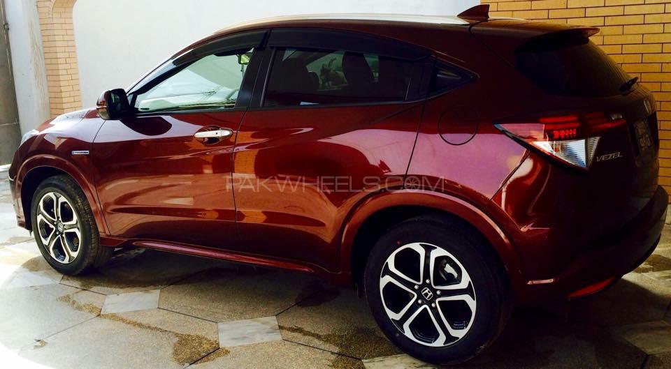 Honda Vezel 2015 for Sale in Multan Image-1
