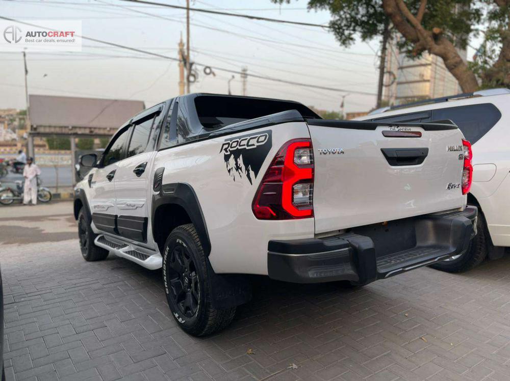 Toyota Hilux 2018 for Sale in Karachi Toyota Hilux 2018 for Sale in Karachi Image-17