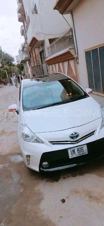 ٹویوٹا پریوس الفا 2011 for Sale in فیصل آباد Image-1