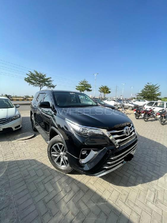 Toyota Fortuner 2.7 VVTi 2018 for sale in Lahore | PakWheels
