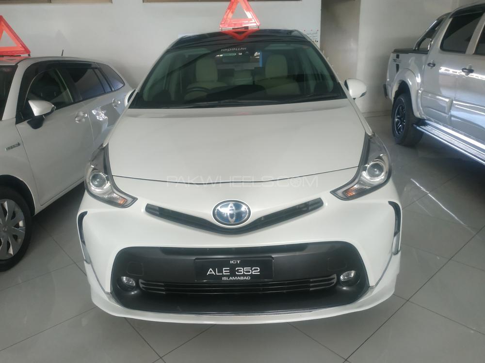 ٹویوٹا پریوس الفا 2015 for Sale in پشاور Image-1