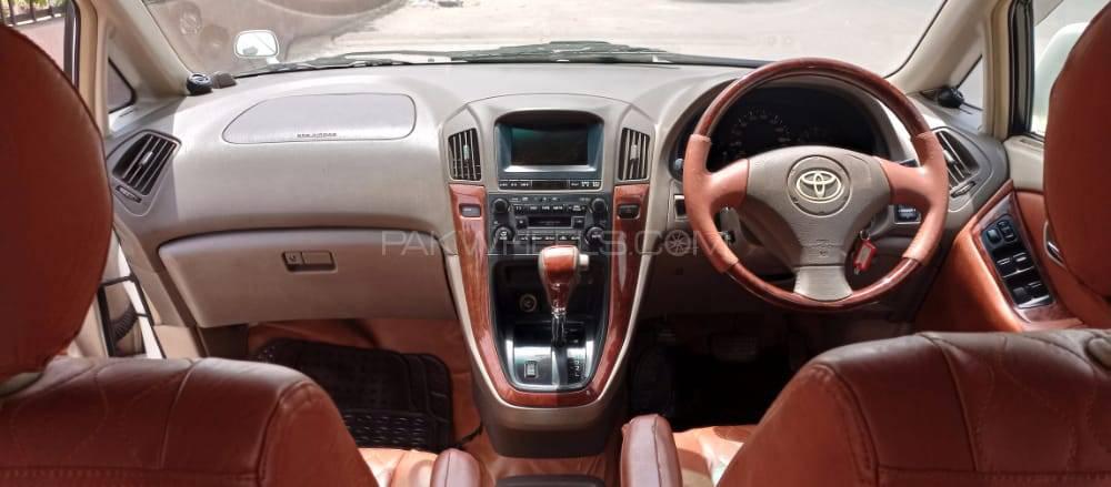 Lexus RX Series 2002 for Sale in Karachi Lexus RX Series 2002 for Sale in Karachi Image-9