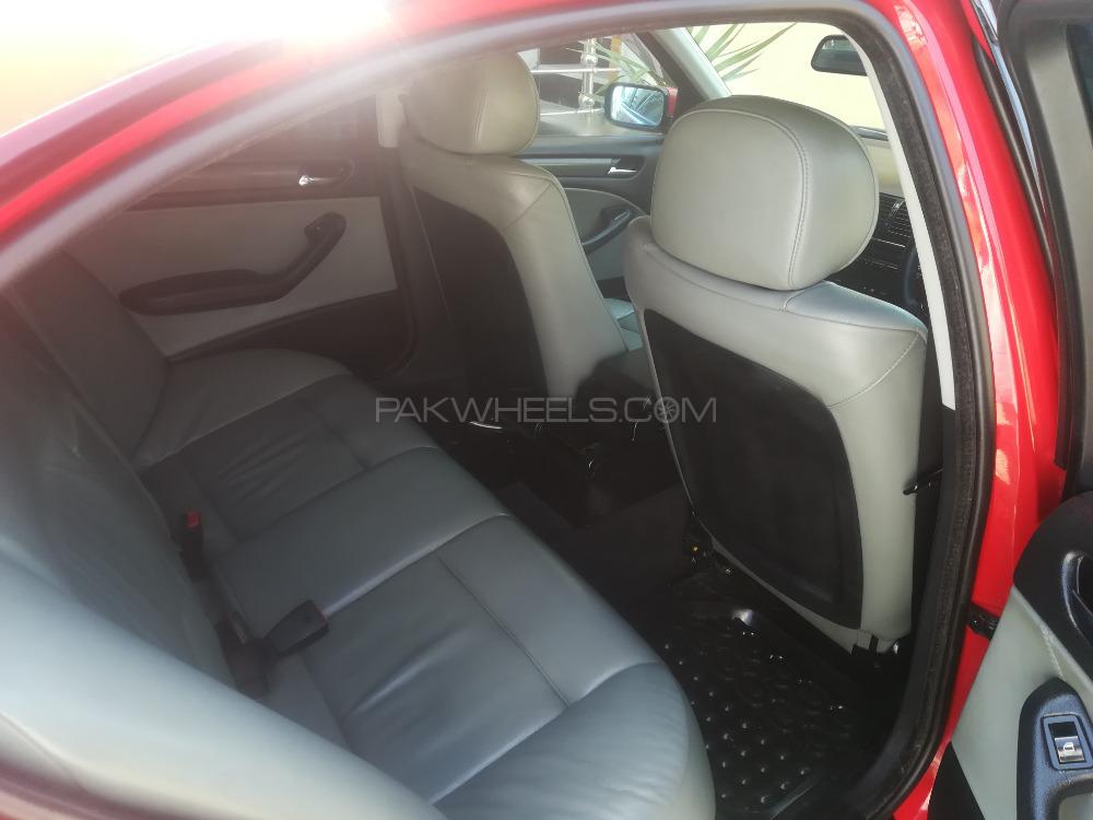 بی ایم ڈبلیو 3 سیریز 2003 for Sale in پشاور بی ایم ڈبلیو 3 سیریز 2003 for Sale in پشاور Image-3