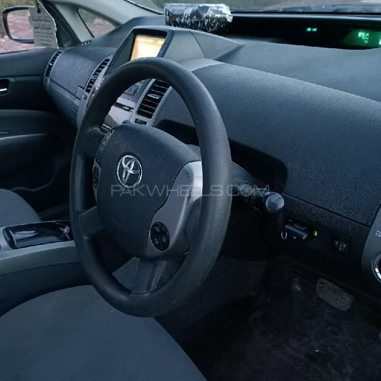 ٹویوٹا پریوس الفا 2007 for Sale in اسلام آباد ٹویوٹا پریوس الفا 2007 for Sale in اسلام آباد Image-9