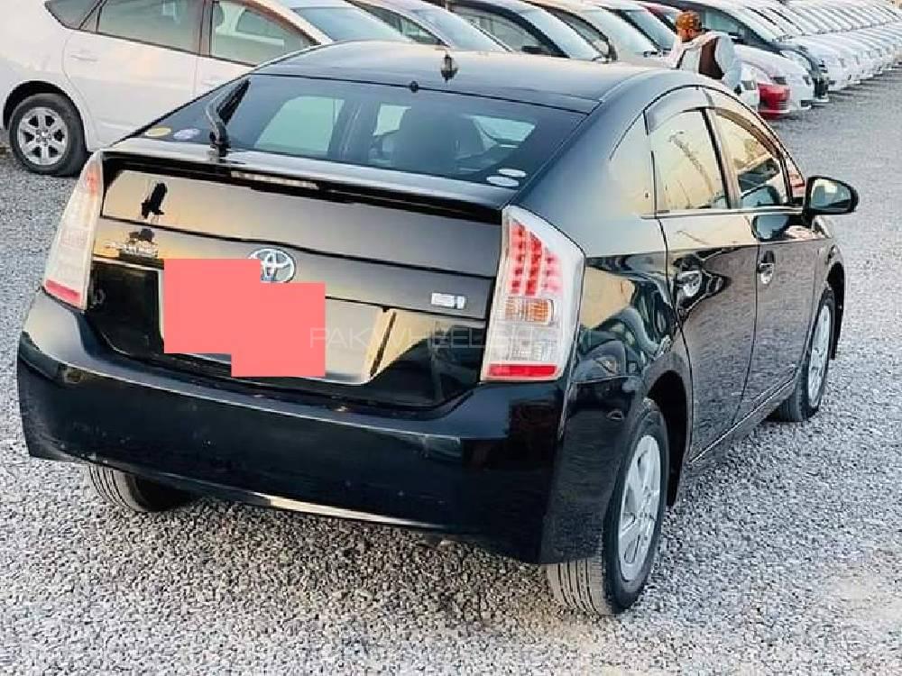 Toyota Prius 2010 for Sale in Peshawar Toyota Prius 2010 for Sale in Peshawar Image-4