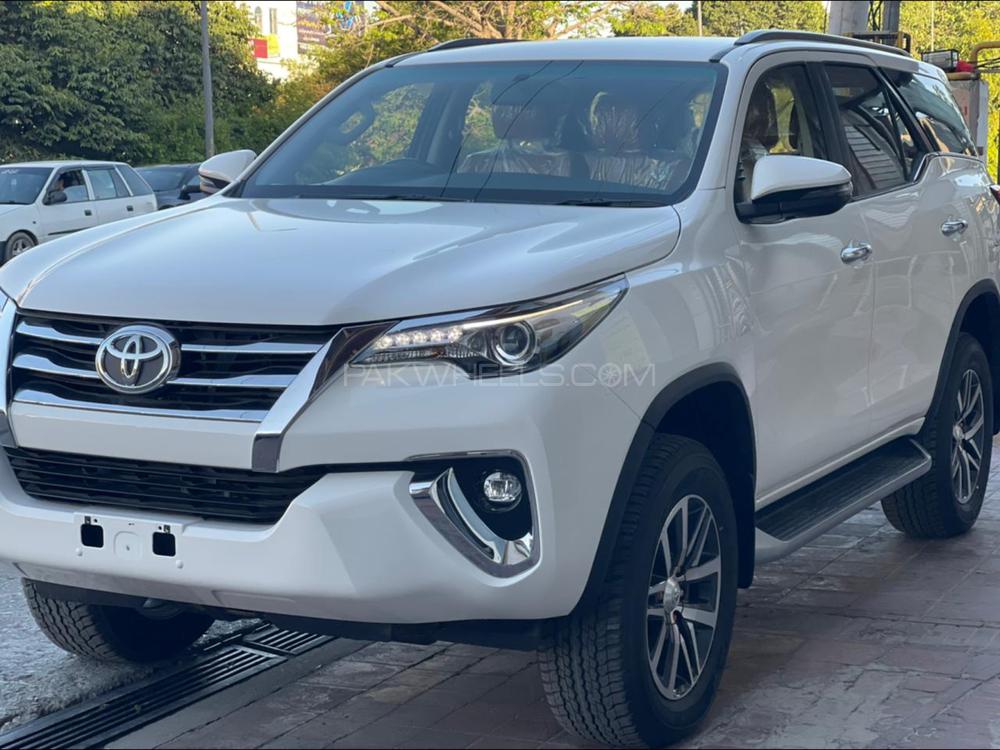 Toyota Fortuner 2021 for Sale in Mansehra Toyota Fortuner 2021 for Sale in Mansehra Image-2