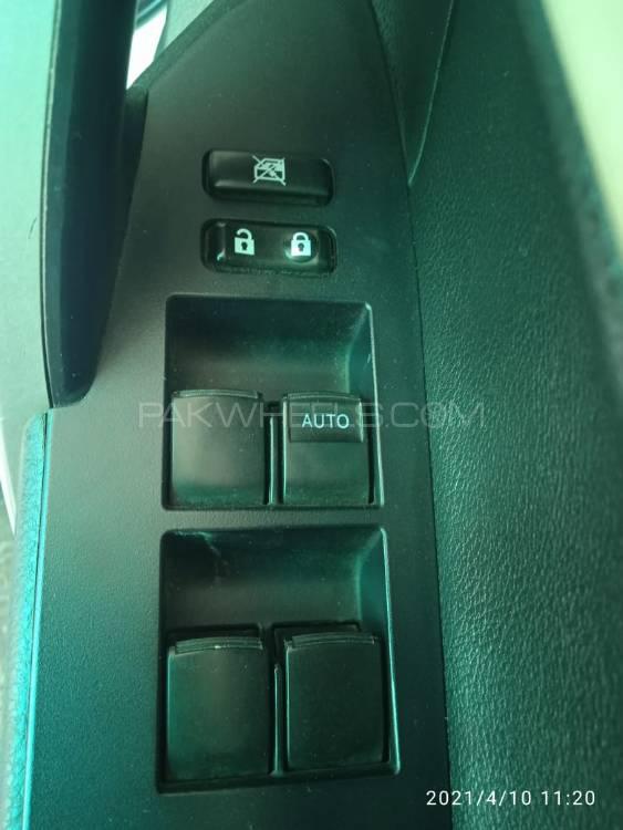 Toyota Corolla 2017 for Sale in Lahore Toyota Corolla 2017 for Sale in Lahore Image-13