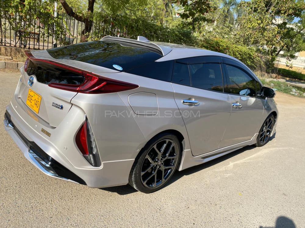 Toyota Prius 2017 for Sale in Karachi Toyota Prius 2017 for Sale in Karachi Image-13