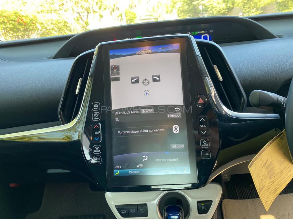 Toyota Prius 2017 for Sale in Karachi Toyota Prius 2017 for Sale in Karachi Image-10