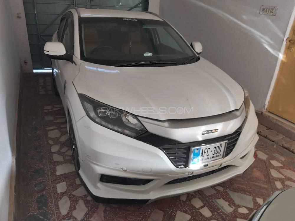 Honda Vezel 2017 for Sale in Peshawar Image-1