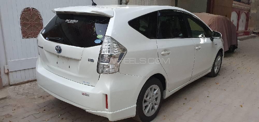 ٹویوٹا پریوس الفا 2012 for Sale in لاہور Image-1