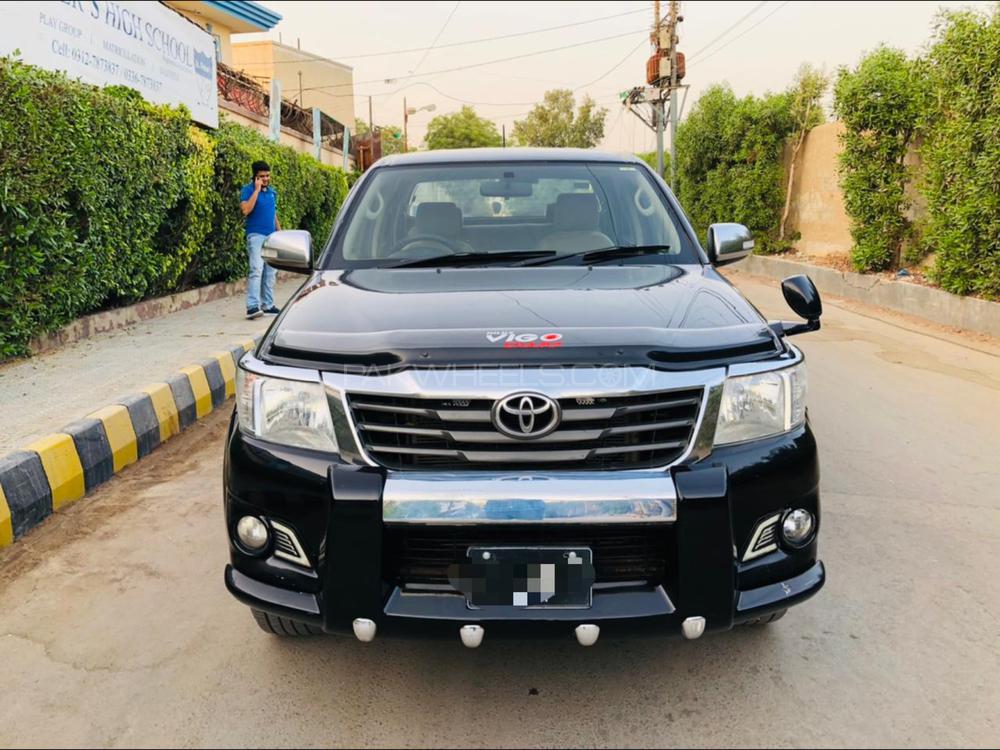Toyota Hilux 2015 for Sale in Karachi Image-1