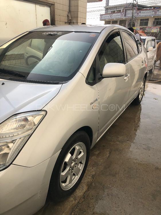 Toyota Prius 2010 for Sale in Kohat Toyota Prius 2010 for Sale in Kohat Image-8