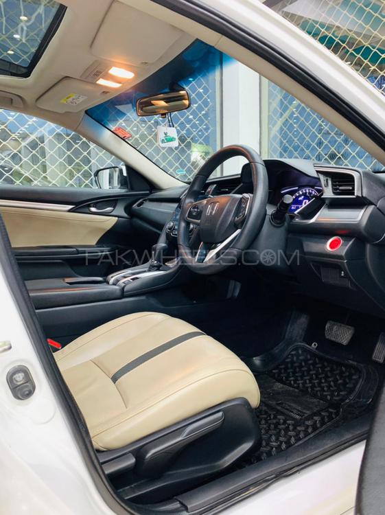 Honda Civic 2018 for Sale in Rawalpindi Honda Civic 2018 for Sale in Rawalpindi Image-9