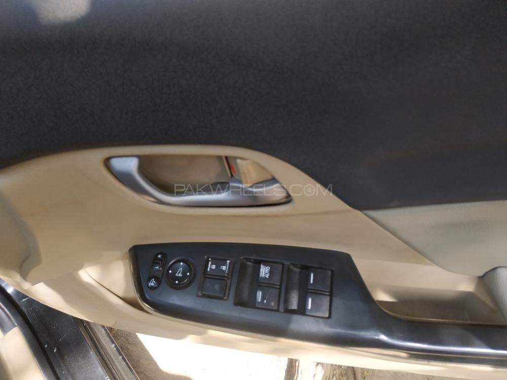 ہونڈا سوک 2012 for Sale in اسلام آباد ہونڈا سوک 2012 for Sale in اسلام آباد Image-10