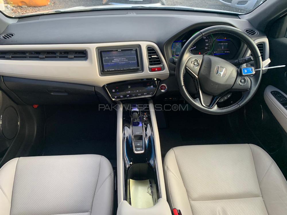 Honda Vezel 2015 for Sale in Karachi Honda Vezel 2015 for Sale in Karachi Image-6