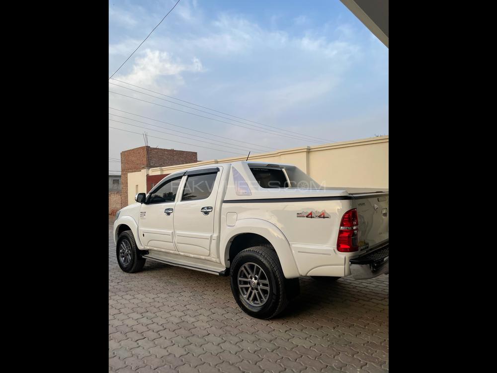 ٹویوٹا ہائیلکس 2011 for Sale in ملتان ٹویوٹا ہائیلکس 2011 for Sale in ملتان Image-4