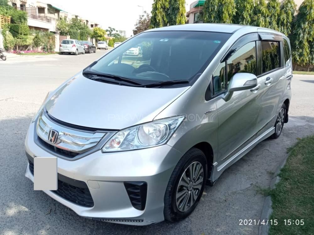 Honda freed 2012 гибрид