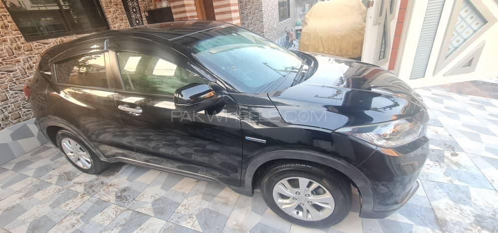 Honda Vezel 2015 for Sale in Gujranwala Image-1