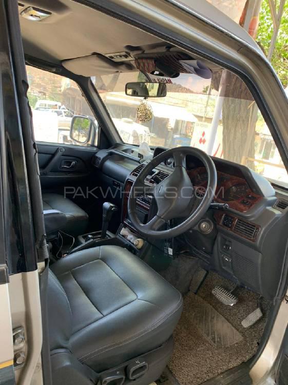 Mitsubishi Pajero 1996 for Sale in Mansehra Mitsubishi Pajero 1996 for Sale in Mansehra Image-8