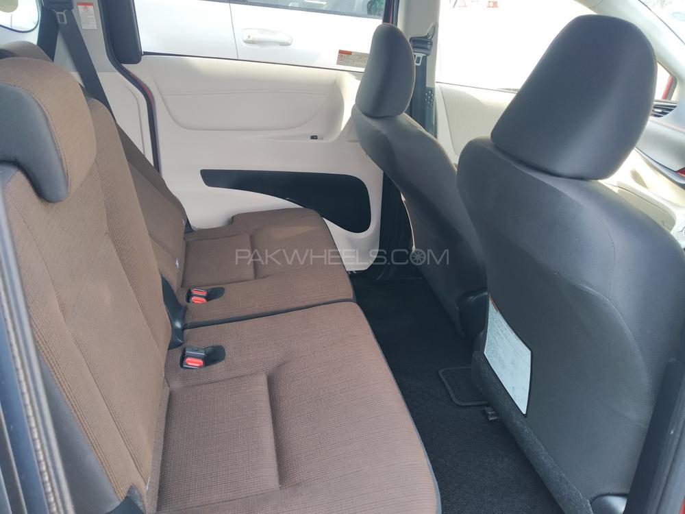 Toyota Sienta 2016 for Sale in Lahore Toyota Sienta 2016 for Sale in Lahore Image-12