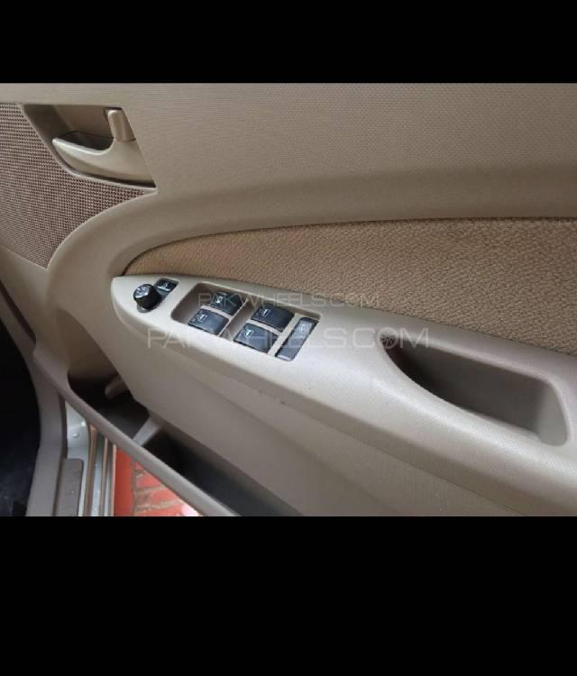 Daihatsu Move 2011 for Sale in Lahore Daihatsu Move 2011 for Sale in Lahore Image-4