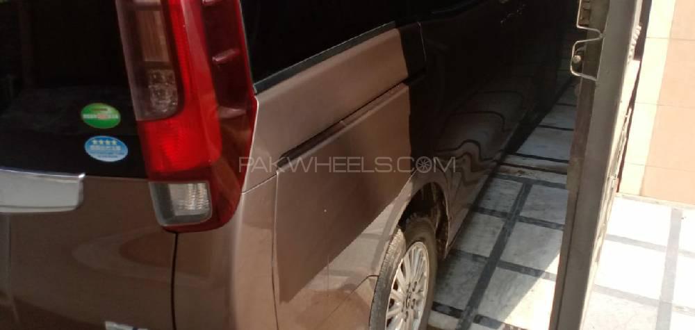 ٹویوٹا نوح 2015 for Sale in پشاور ٹویوٹا نوح 2015 for Sale in پشاور Image-7