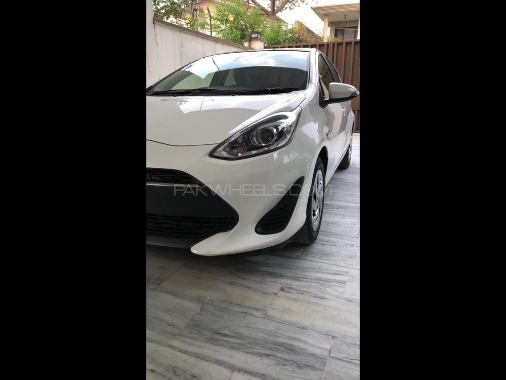 Toyota Aqua 2017 for Sale in Peshawar Image-1