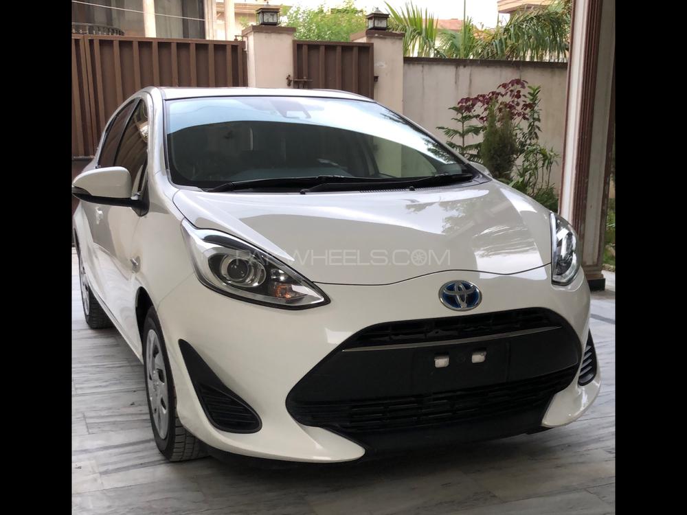 Toyota Aqua 2017 for Sale in Peshawar Toyota Aqua 2017 for Sale in Peshawar Image-3