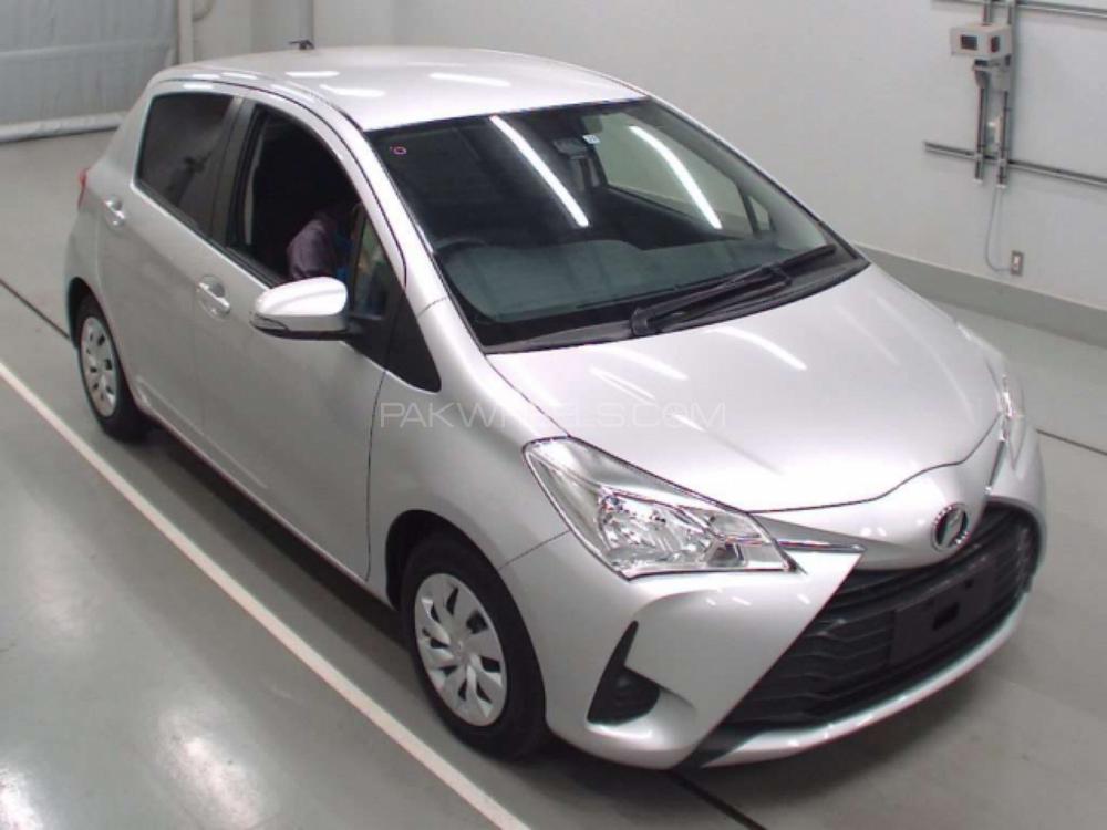 Toyota Vitz 2017 for Sale in Sialkot Image-1