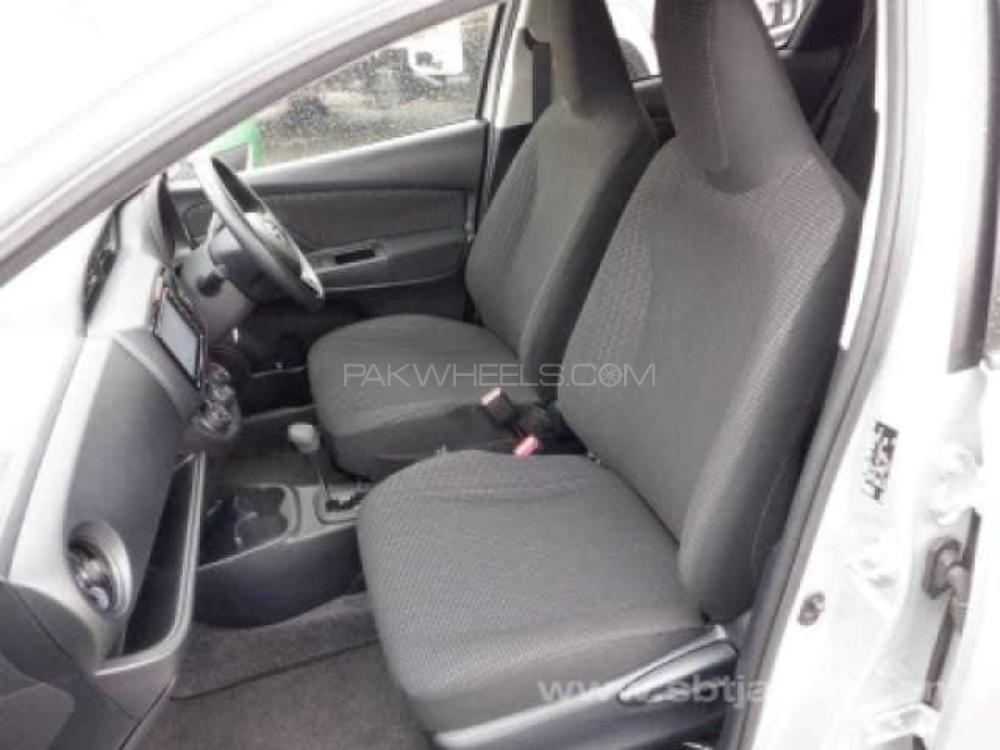 Toyota Vitz 2017 for Sale in Sialkot Toyota Vitz 2017 for Sale in Sialkot Image-9