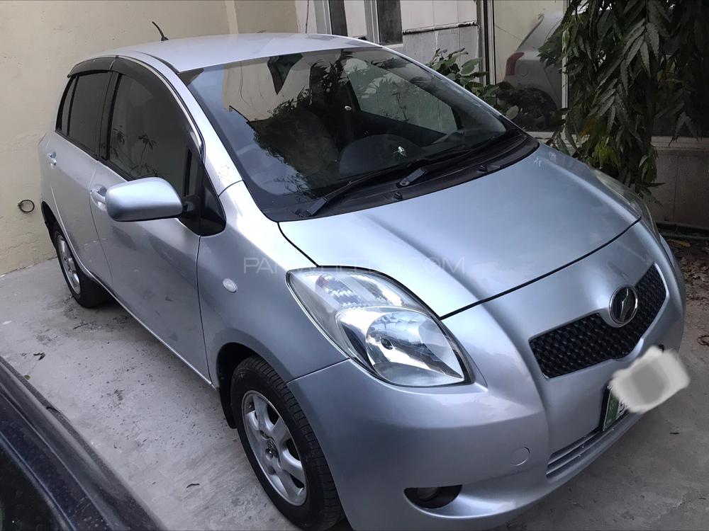 Toyota Vitz 2005 for Sale in Lahore Image-1