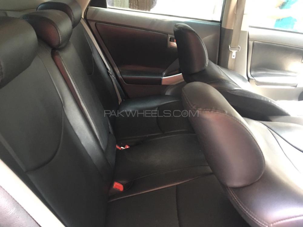Toyota Prius 2010 for Sale in Lahore Toyota Prius 2010 for Sale in Lahore Image-2