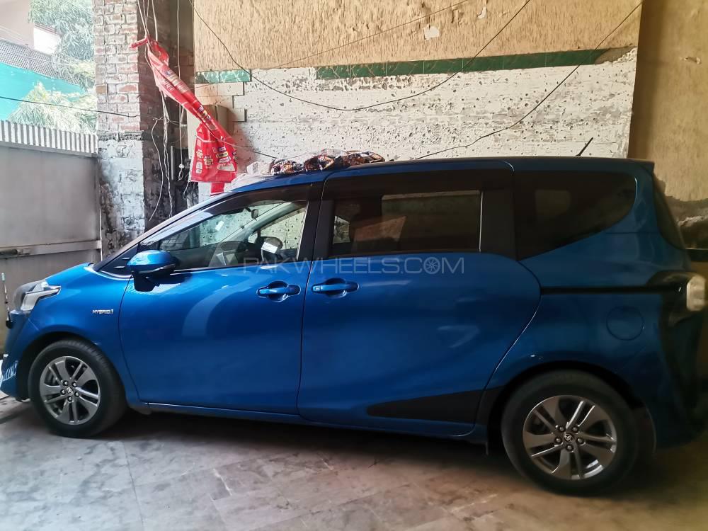 Toyota Sienta 2015 for Sale in Lahore Toyota Sienta 2015 for Sale in Lahore Image-7