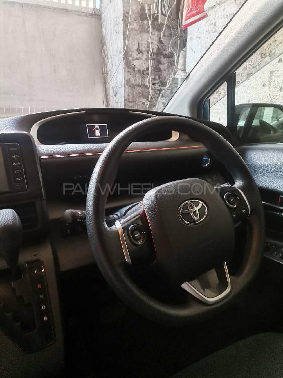 Toyota Sienta 2015 for Sale in Lahore Toyota Sienta 2015 for Sale in Lahore Image-10
