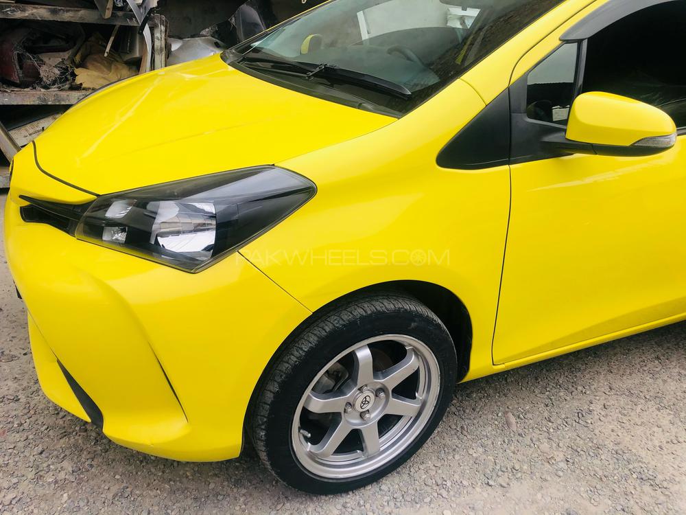 Toyota Vitz 2014 for Sale in Peshawar Image-1