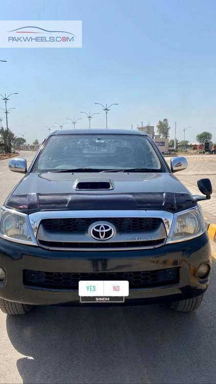 Toyota Hilux 2010 for Sale in Lahore Image-1