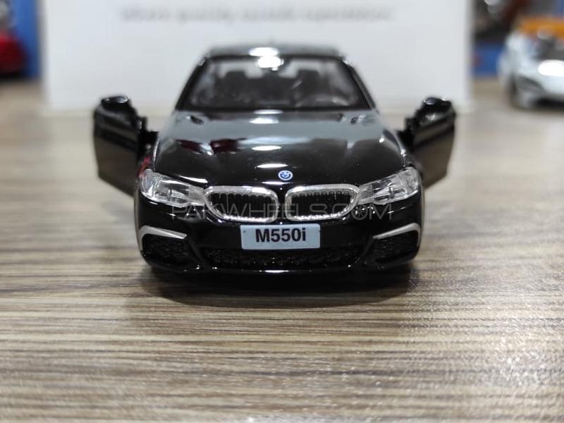 BMW M550i Die Cast Detailed Model Black in Lahore