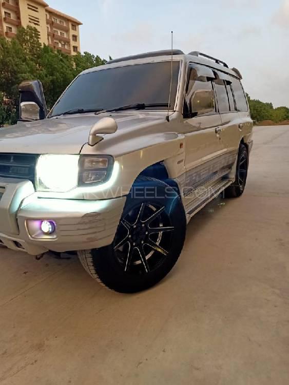 Mitsubishi Pajero 2013 for Sale in Karachi Image-1