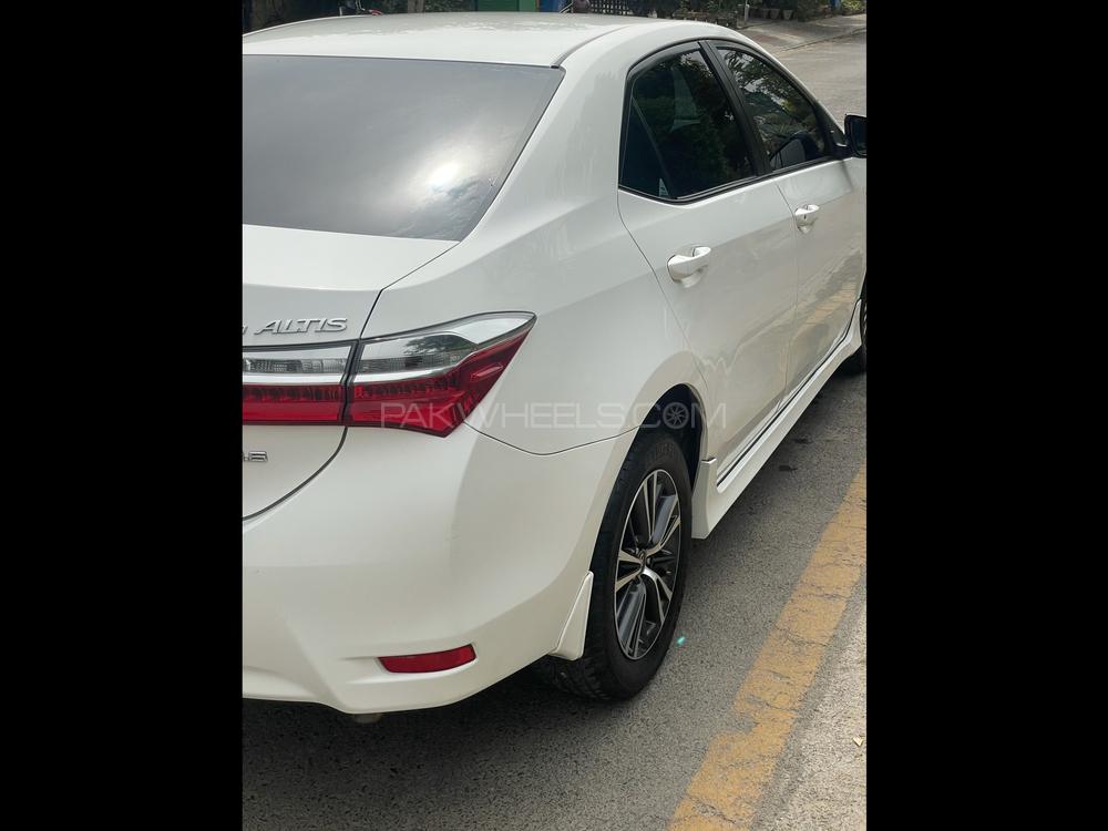 Toyota Corolla 2017 for Sale in Lahore Toyota Corolla 2017 for Sale in Lahore Image-6