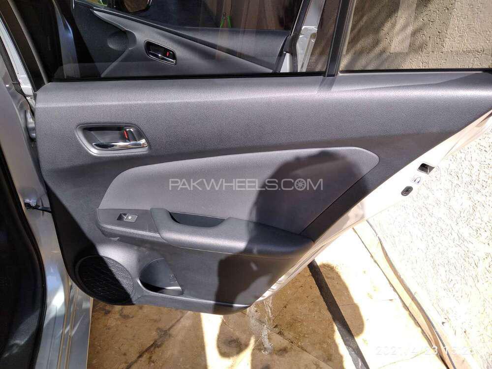 Toyota Prius 2017 for Sale in Islamabad Toyota Prius 2017 for Sale in Islamabad Image-13