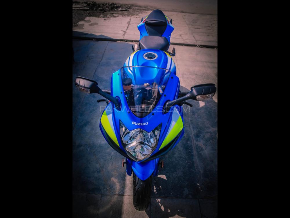سوزوکی GSX-R600 2015 for Sale سوزوکی GSX-R600 2015 for Sale Image-2