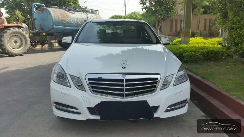 Mercedes Benz E Class 2013 for Sale in Lahore Image-1