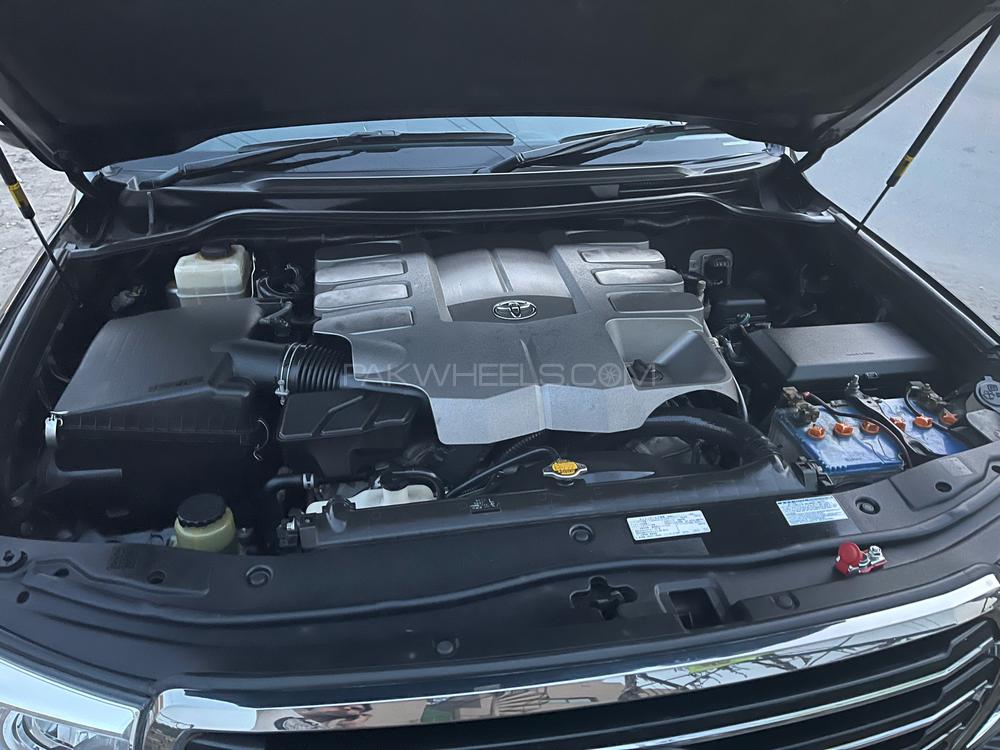 Toyota Land Cruiser 2013 for Sale in Lahore Toyota Land Cruiser 2013 for Sale in Lahore Image-6