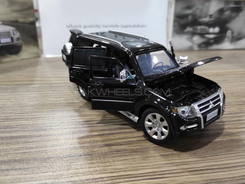 Buy Mitsubishi Pajero Die Cast Detailed Model Black in Pakistan | PakWheels