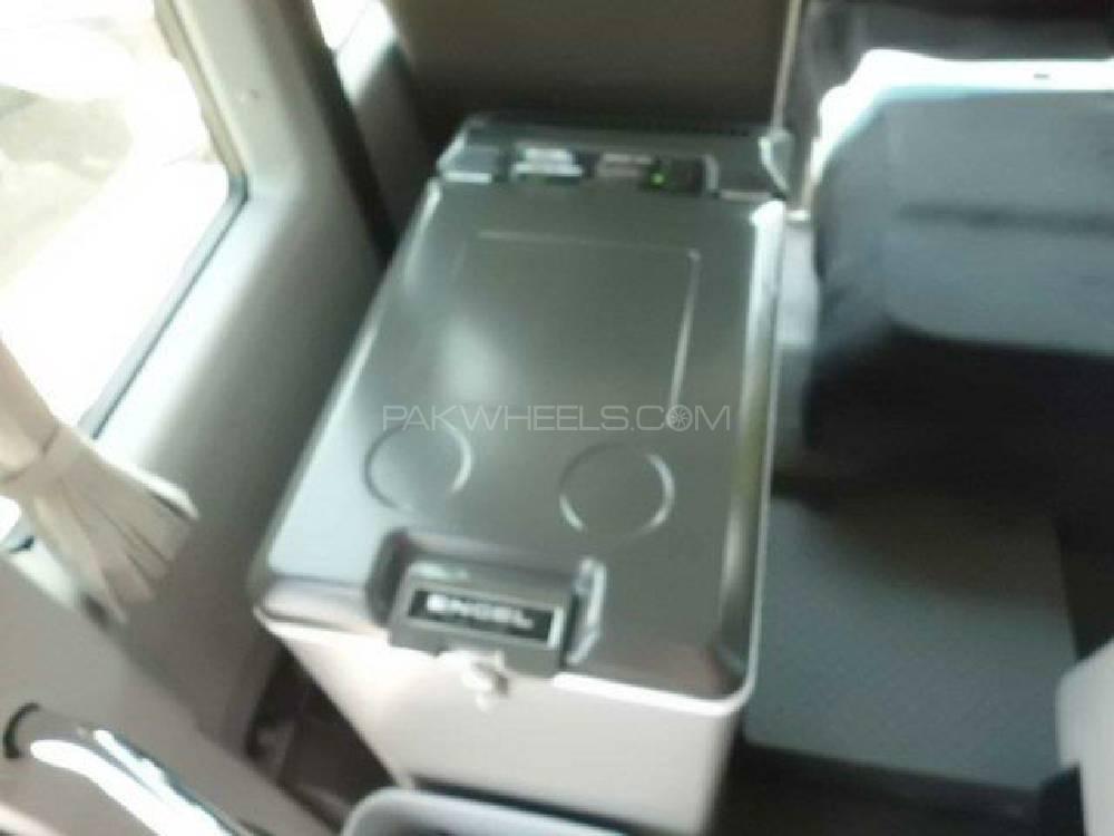 Toyota Coaster 2017 for Sale in Lahore Toyota Coaster 2017 for Sale in Lahore Image-10