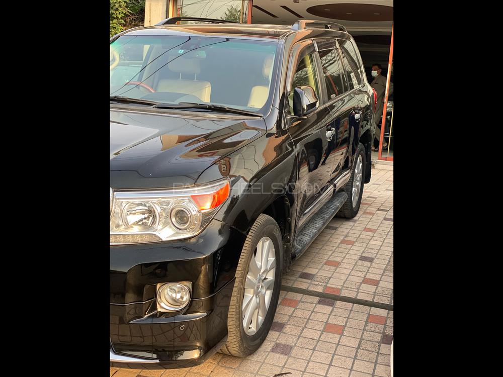 Toyota Land Cruiser 2013 for Sale in Lahore Toyota Land Cruiser 2013 for Sale in Lahore Image-4