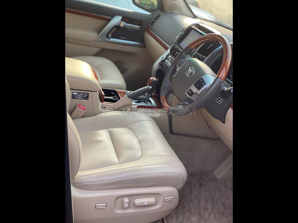 Toyota Land Cruiser 2013 for Sale in Lahore Toyota Land Cruiser 2013 for Sale in Lahore Image-14